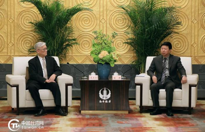 Mainland Taiwan affairs official meets KMT vice chairman