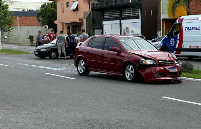 TRAFFIC ACCIDENT: On the way to breakfast, driver’s car is hit by another vehicle in Novo Hamburgo