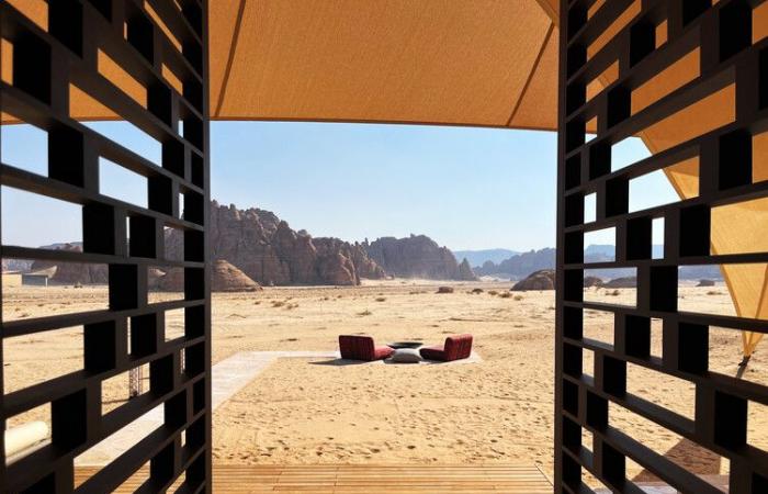 Architectural interventions in the desert: nature, minimal intervention and secluded luxury