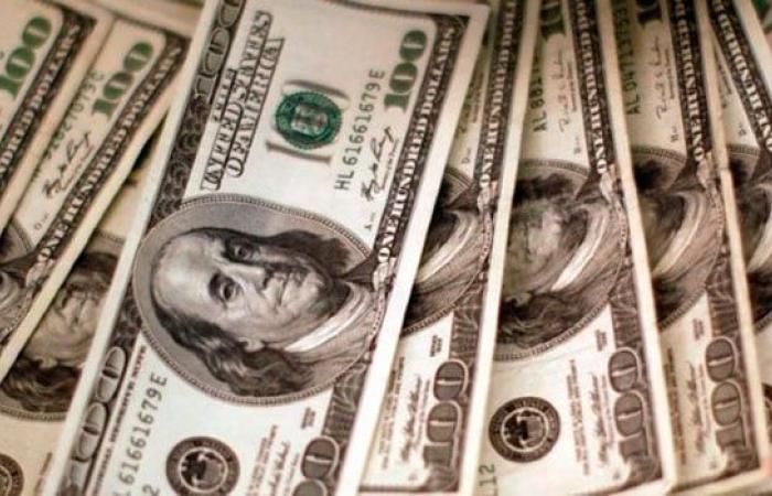 Dollar falls after mixed US data does not change bets on start of…