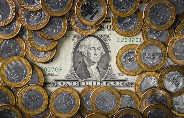Dollar remains stable in tepid session after US inflation data