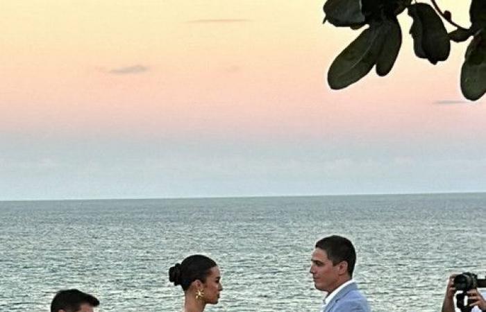 Romulo Arantes Neto and Mariana Saad get married in southern Bahia; see photos