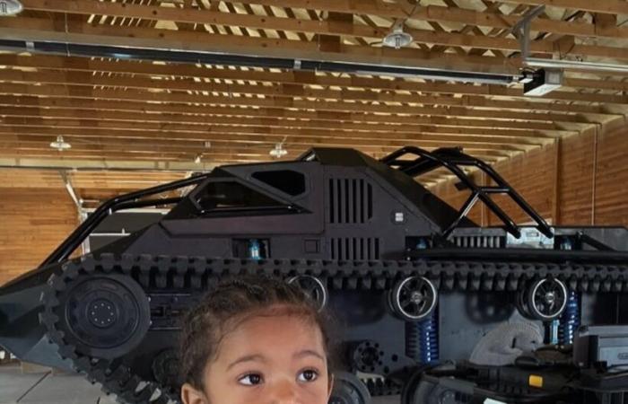 A tank in the garage? Kim Kardashian has one and… is being criticized