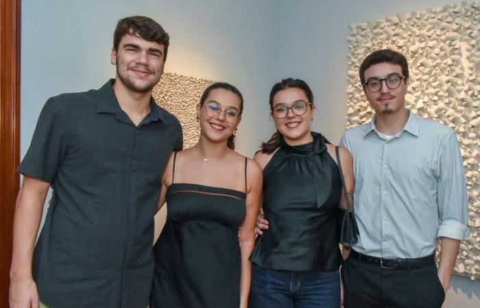 Opening of the exhibition “Angels with weapons”, at Pinakotheke Cultural, in Botafogo. See photos! | Lu Lacerda