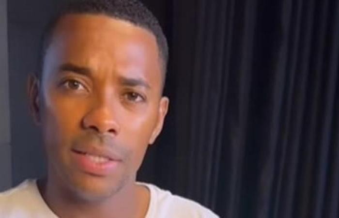 Robinho reappears publicly days before the trial in Brazil
