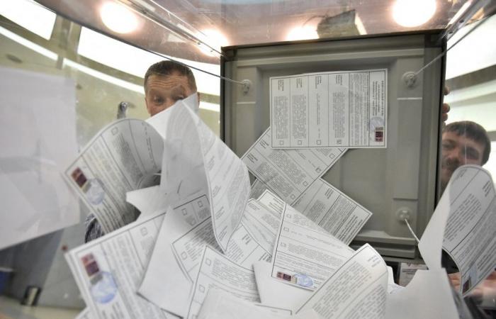 Russian sentenced to eight days in prison for writing “no to war” on ballot paper