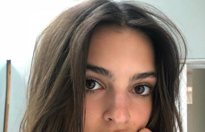 Married, separated and now wears “divorce ring”: Emily Ratajkowski transformed original ring