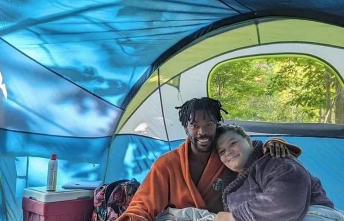 Couple goes viral showing what it’s like to live in a tent in the woods in Philadelphia