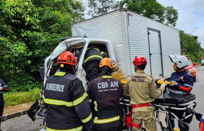 Accident between dumpster and truck leaves two people injured in the West Zone of Manaus | Amazon