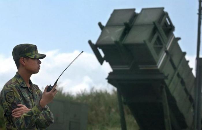 Taiwan Army conducts exercises with US Patriot air defense systems