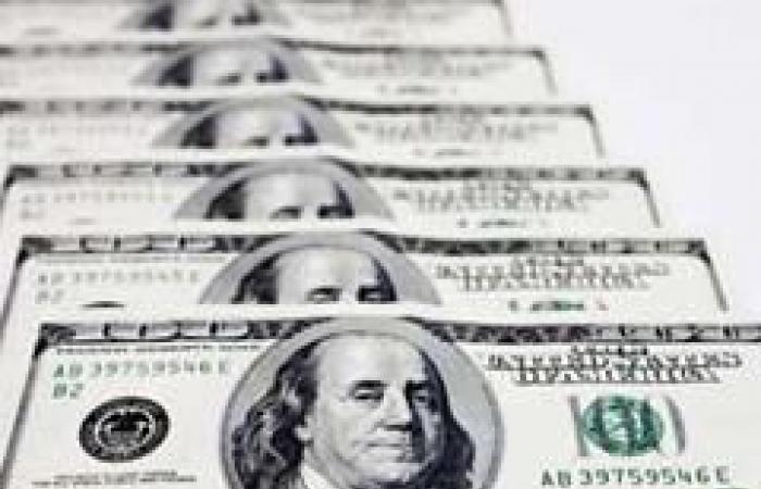 Dollar remains stable against the real in another day of frozen prices