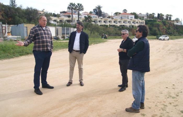 PSD/Lagoa accuses the Chamber of “incompetence” due to the stopped work on the Ferragudo auto silo