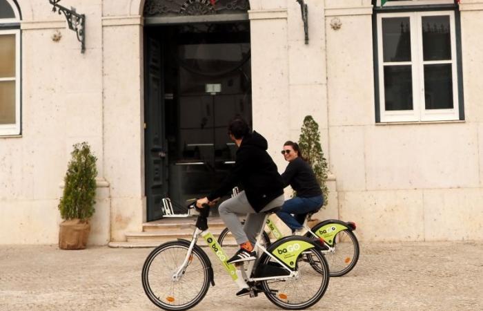 Shared bicycles are already running in Benavente (with Photos)