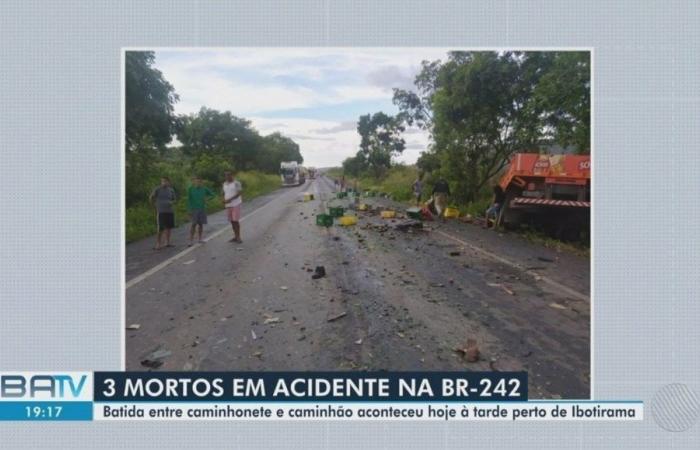 Three people die after collision between pickup truck and truck on road in Bahia; section of BR-242 is closed | Bahia