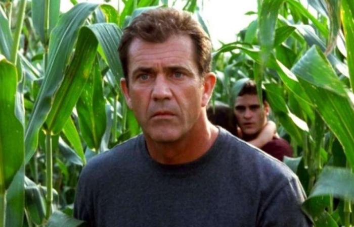 The highest-grossing film of Mel Gibson’s career is a science fiction film from the 2000s that is streaming