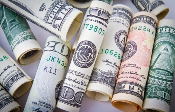 Dollar closes higher and returns to above R$5, following economic data from the USA and Brazil; Ibovespa rises | Economy