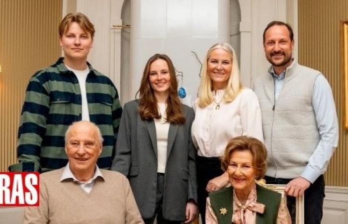King Harald of Norway reappears with his family to wish them a happy Easter