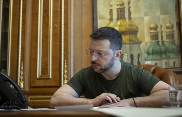Zelensky inspects construction of new defense lines in the northeast