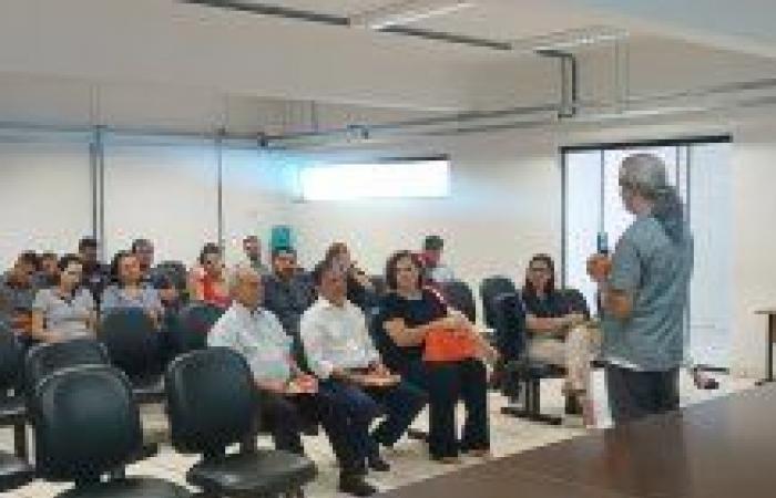 “Compra Londrina” program promotes lecture for municipal employees