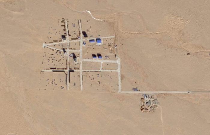 China Built Mock-up of Taiwan Government Area in the Desert: Images