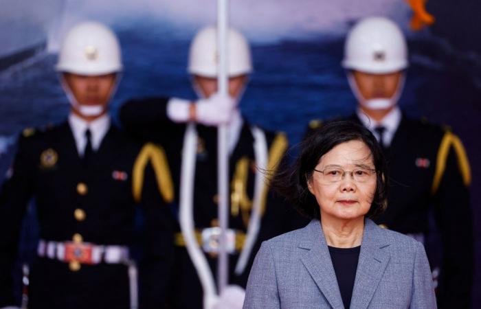 Taiwan leader asks defense chief to stay on after offering to resign