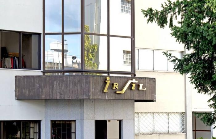 Clothing company IRISIL will file for insolvency and close in Oliveira do Hospital. More than 180 workers are unemployed