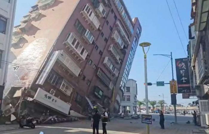 Strong earthquake felt in Taiwan and authorities warn of tsunami