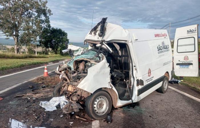 Three people die after ambulance crashes into the back of a truck on a highway in the interior of SP | Itapetininga and Region