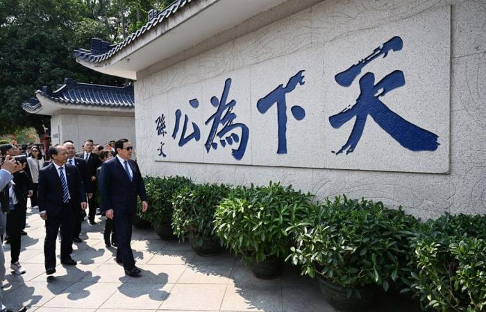 Ma calls for cross-strait cooperation on visit to Sun Yat-Sen residence