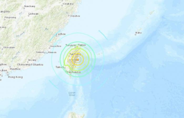 Video: Earthquake is recorded in Taiwan and Japan issues tsunami warning