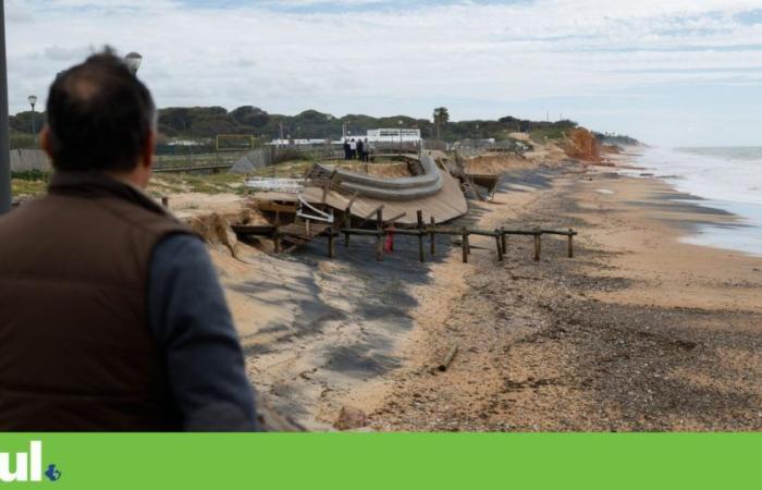 Sand of Praia do Forte Novo disappeared after storm | Algarve