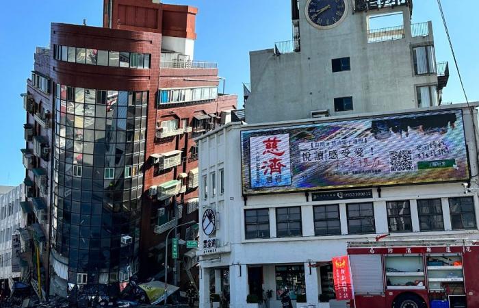 Earthquake in Taiwan causes buildings to collapse