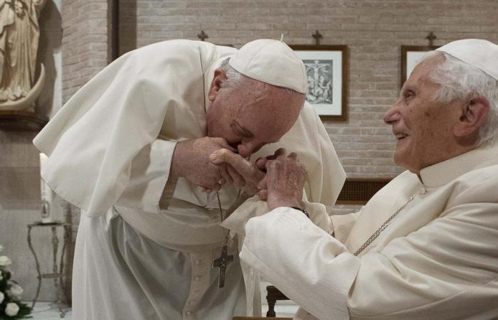 Francisco remembers Benedict XVI in a book released on Wednesday: “he was a father to me”