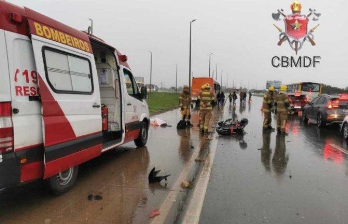 Motorcyclist dies in collision with bus, near Catetinho