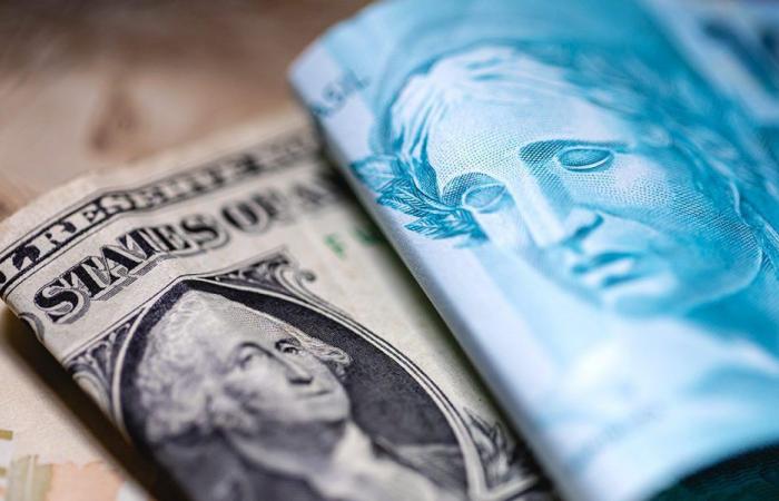 Dollar rises with focus on US data and Powell’s speeches amid geopolitical tensions