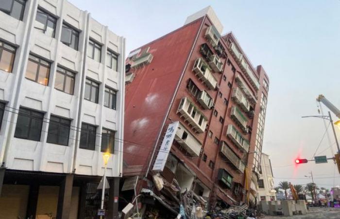 Earthquake leaves nine dead and hundreds injured in Taiwan