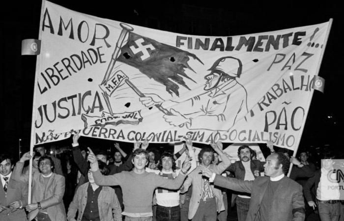“Portugal had difficulty becoming the center of global attention.” The Carnation Revolution in the eyes of foreign correspondents