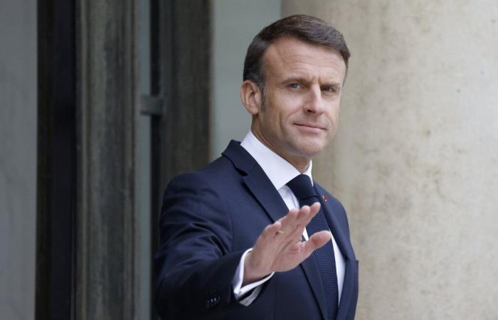 Macron praises Captains of April. “Today’s Europe owes much to his courage”