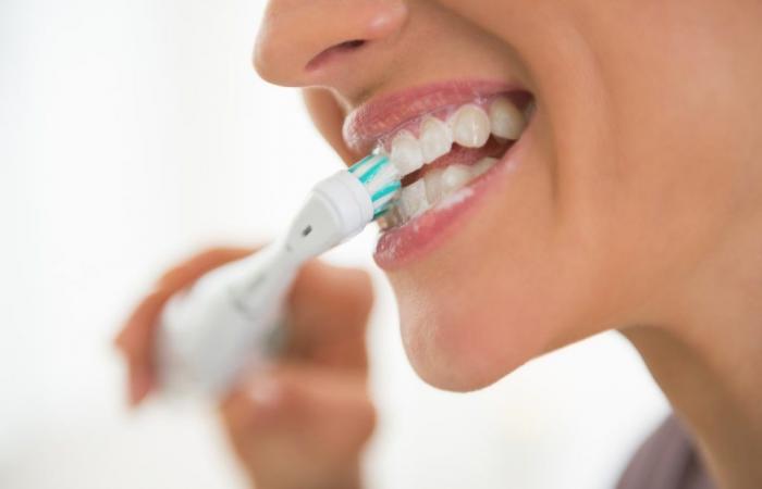 Dentists recommend that you do not rinse your mouth after brushing your teeth; understand