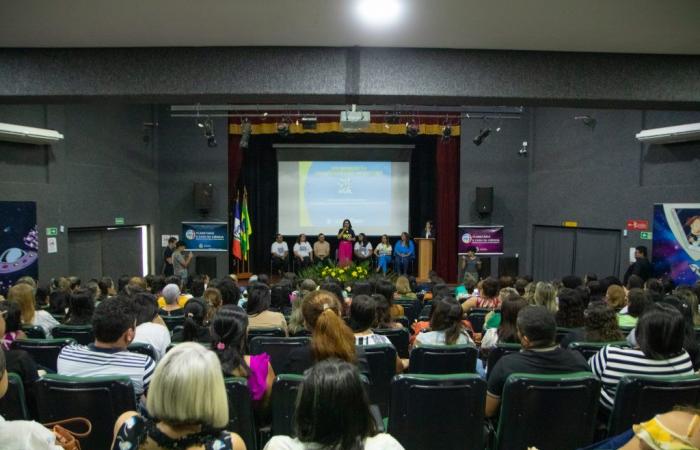 With a capacity audience, Arapiraca promotes a series of lectures on Autism Spectrum Disorder