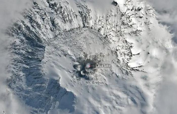 Mount Erebus, a volcano in Antarctica, expels R$32,000 in gold per day; get to know