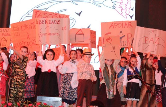 VILA VERDE (25 April) – The ‘sons of the revolution’ shone in the celebrations of the 50th anniversary of the 25th of April in Vila Verde