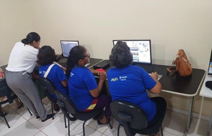 CRAS Urumari starts digital inclusion for elderly people in the Living, active and healthy aging program | Social Assistance | News