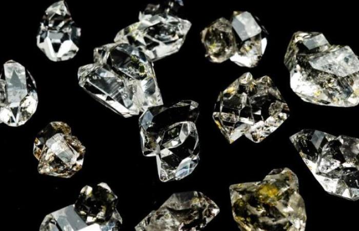 Impressive! Scientists created diamonds in 150 minutes