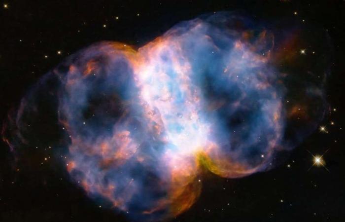 Hubble celebrates anniversary with spectacular recording of a nebula; look