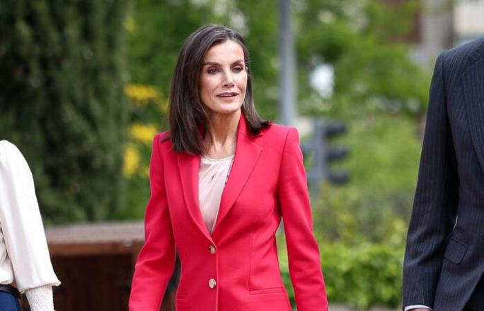 Letizia recycles red suit and proves that fashion is timeless