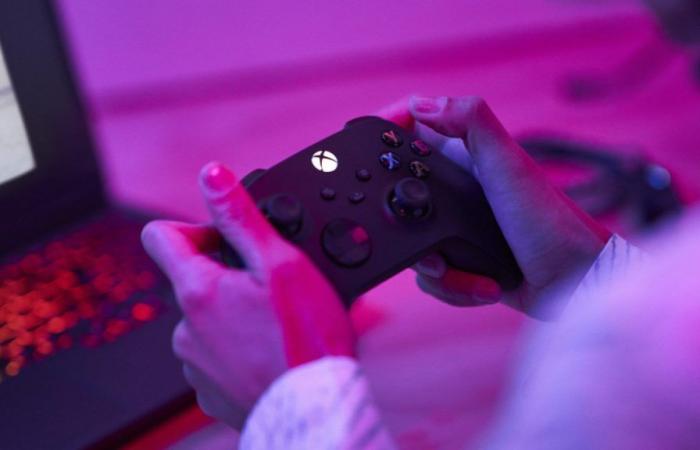 Sales of Xbox consoles continue to fall (sharply)