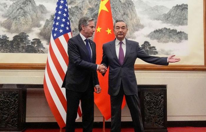 China warns US not to tread “red lines”