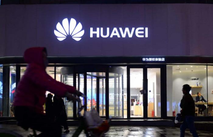 Honor and Huawei are the best-selling brands in China. And Apple?