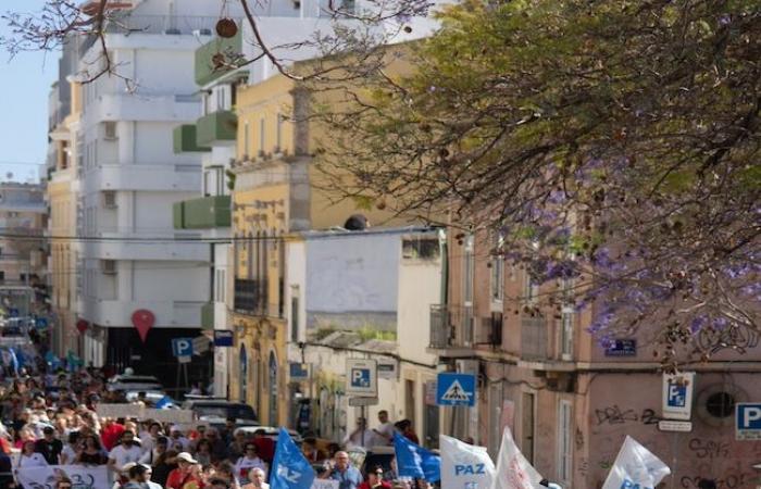 USAL | Great April 25th Demonstration in Faro